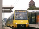 TW 4175/4176 der SSB-AG als U7 Mnchfeld auf Kurs: 07-12 am 18.09.2011 bei Halt Eckhardshaldenweg (Pragfriedhof) in Stuttgart-Mitte.