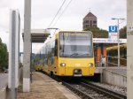 TW 3377/3378 der SSB-AG als U12 Eckhardshaldenweg (Pragfriedhof) Kurs: 12-03 am 18.09.2011 beim Halt Stuttgart - Eckhardtshaldenweg (Pragfriedhof.) Warum Kehranlage: Stuttgart - Eckhardtshaldenweg (Pragfriedhof,) weil die Strecke zwischen Eckhardtshaldenweg (Pragfriedhof) und Stuttgart - Killesberg (Weienhofsiedlung) momentan bis 27.11.2011 gesperrt ist. (Neu: Mck-Hausgerte-Siemens - Werbung.)