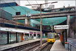 Vor dem Kraftwerk und dem Viadukt -    Stadtbahnhaltestelle 'Münster Viadukt' an der Stuttgarter Stadtbahnlinie U14.