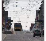 . Über Berg und Tal -

...verlaufen die Stadtbahnlinien in Stuttgart. Hier kommt eine Bahn der Linie U4 an der Haltestelle Gaisburg über die Kuppe. Man beachte auch die Oberleitungsanlagen. 

18.03.2009 (M)