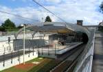 Tunnelartige gerundete Formen -     Die in der Tunnelausfahrt liegende Station  Steinhaldenfeld .