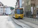 . Eine der beiden Engstellen des U2-Streckenastes nach Neugereut - 

Zwischen den Haltestellen Gnesener Straße und Obere Ziegelei wurde die Strecke in der engen vielbefahrenen Schmidener Straße quasi eingleisig als Gleisverschlingung angelegt um einen eigenen Bahnkörper zu erhalten. Die Straßenbahn fuhr hier früher zweigleisig in den Staßenfahrbahnen. 

01.08.2005 (M)