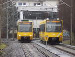 Stuttgart, links eine DT8.4 3079/3080 als U3 Richtung Plieningen. Rechts; eine DT8.4 3077/3078 als U3 Richtung Vaihingen BF, hier zwischen Wallgraben und Jurastraße.