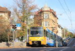 Am 27.10.2019 erreicht DT8-S mit der Nummer 4202 als U15 Ruhbank-Stammheim die Haltestelle Eugensplatz.