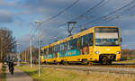 Doppeltraktion DT8.S als U6 Gerlingen-Flughafen am 17.12.2021 zwischen Sonnenberg und Riedsee. 