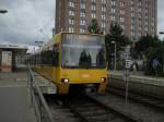 Beim Bahnhof Vaihingen wartet der DT 8.5 3089/3090 auf die Abfahrt durchs Stadtzentrum zur Lutherkirche Fellbach.