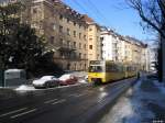 . Die Stadtbahn als Straßenbahn - 

Linie U2 in der Hölderlinstraße. 

28.02.2005 (M)