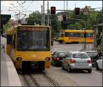 An der Wilhelma -     Seit gestern, 13.September, fahren die Bahnen der U13 an der Rosensteinbrücke wieder direkt nach Bad Cannstatt.