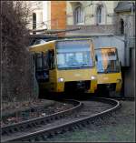 Begegnung in der Tunnelrampe -     Zwei Bahnen der Linie U13 in der Tunnelrampe am Bahnhof von Stuttgart-Feuerbach.