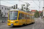 Stadler Tango in Stuttgart - 

Fahrschulwagen in Zuffenhausen kurz vor der Haltestelle Salzwiesenstraße. Rückspiegel gibt bei der neuen Stadtbahn keine mehr, diese wurden durch Videokameras ersetzt. 

25.07.2013 (M)