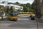 . Mit der U7 über die Uhlandshöhe -

Die einst als nicht geeignet für die Stadtbahn angesehene Straßenbahnstrecke in der Gerokstraße wird heute gelegentlich sogar von fast 80 Meter langen Stadtbahnzügen befahren. 

03.09.2016 (M)