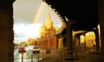 U-Bahn Berlin__Hochbahnviadukt und Oberbaumbrücke unterm Regenbogen.__29-09-2002