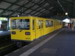 Berlin: Die U2 nach U-Bahnhof Ruhleben im U-Bahnhof Blowstrae.