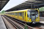 BERLIN, 18.07.2010, U5 nach Alexanderplatz im S+U-Bahnhof Wuhletal     