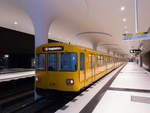 Berliner U-Bahnzug 2576 mit U5 zum Hauptbahnhof in der Station Rotes Rathaus, 23.12.2020.