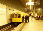 BVG 2021 als U 55 vom Brandenburger Tor, am 08.06.2017 in Berlin Hbf.