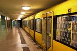 BERLIN, 25.10.2017, U-Bahnlinie U5 im Zielbahnhof Alexanderplatz