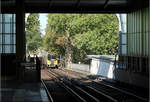 Abwärts zum Unterpflastertunnel -

Rampe vom Hochbahnhof Nollendorfplatz zur flachliegenden Tunnelstrecken in Richtung Wittenbergplatz. 

22.08.2018 (M)