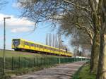 Ein Zug der U5 nach Hnow, fotografiert am Biesdorfer Friedhofsweg.