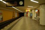 In 4 Minuten ging es fr mich am U-Bahnhof Adenauerplatz mit der U7 Richtung Rudow weiter. Hier verkehrt nur die U7 zwischen Rathaus Spandau und Rudow. 10.08.2012
