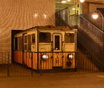 Im am 1.Juli 1913 eröffneten U-Bahnhof Klosterstraße steht am Nordende des Bahnsteiges seit 1985 ein Teilstück des Triebwagen 12 Schöneberger Bauart Baujahr 1910 der ehemaligen