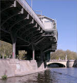 Schiffsrundfahrt durch Berlin - 

Der Hochbahnhof Hallesches Tor der U-Bahnlinie U1. Hier quert unterirdisch die Line U6 den Landwehrkanal. 

01.05.2026 (M)