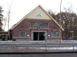 U-Bahnhof Oskar-Helene-Heim: Entwurf von Fr.Hennings, schnes Zugangsgebude im Landhausstil.