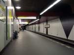 U-Bahnhof Bismarckstrasse: Der von Rmmler gestaltete Bahnhof wurde ganz im 70er Jahre Stil (grosse Symbole, grosse Schriften) gehalten.Die U7 verluft hier unter der alten U2.