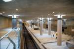 Der U-Bahnhof  Bundestag  in seiner vollen Pracht. Pracht ??? An das architektonische Meisterwerk  Rathaus Spandau  kommt keiner der 3 Bahnhfe der U55 ran. 
