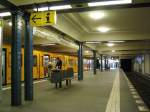 U-Bahnhof Oranienburger Tor: Der Bahnhof wurde 1923 erffnet und besitzt die Kennfarbe lila.