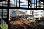 Hochbahn Hamburg DT5 Wagen 336 am 17.07.19 in Hamburg Rödingsmarkt vom Bahnsteig aus fotografiert