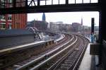 Blick in Richtung Rdlingsmarkt an der U-Bahn Haltestelle Baumwall in Hamburg; 22.11.2010