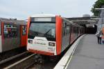 U-Bahntyp DT3E der Hamburger Hochbahn. Aufgenommen am 11.07.2015 / U-Bahnhof Hamburg Landungsbrücken.
