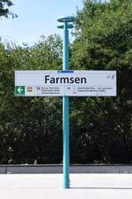 HAMBURG, 01.08.2022, Stationsschild im U-Bahnhof Farmsen (Linie U1)