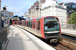 Hochbahn Hamburg DT5 Wagen 358 am 17.07.19 in Hamburg Rödingsmarkt 