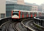 Ein Zug der Linie U3 kurz vor dem U-Bahnhof  Rdingsmarkt .