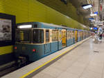 U-Bahn München Pendelzug während Bauarbeiten zum Scheidplatz in der Station Münchner Freiheit, 18.09.2020.