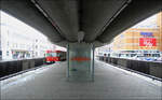 Eberhardshof, Linie U1/11 (1981) -    Von der Nürnberger Innenstadt kommend erreicht die U1 auf ihrem Weg nach Fürth kurz vor dieser Station das Tageslicht.