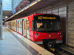 U-Bahn Nürnberg Zug 769 auf der Linie U2 nach Röthenbach in der Station Flughafen, 22.02.2026.