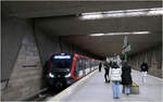 Auf den Tag genau nach 150 Jahren - 

... nach Eröffnung der ersten Bahnstrecke in Deutschland von Nürnberg nach Fürth erreichte die Nürnberger U-Bahn den Fürther Hauptbahnhof. Zur Eröffnung der U-Bahn wurden auch die 150 Jahre Eisenbahn in Deutschland vor Ort gefeiert. 

Die Trasse der heutigen U-Bahnlinie U1 verläuft zu einem großen Teil entlang dieser ehemaligen Bahntrasse. Der Ludwigsbahnhof in Fürth lag etwas nördliche des heutigen Hauptbahnhofes in der Fürther Freiheit. Die frühere Bahntrasse verlief entlang der heutigen Königswarterstraße und ist heute an der breiten Promenade erkennbar. Östlich des U-Bahnhofes Fürth Jakobinenstraße trifft die U1 auf die Trasse der alten Ludwigseisenbahn und führt wie diese entlang der heutigen Fürther Straße zum Plärrer, wo einst die erste Bahn im Nürnberg Ludwigsbahnhof endete.

15.02.2026 (M)