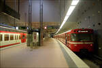 Fürth Stadthalle, Linie U1 (1998) - 

Die U-Bahn-Architektur hat sich seit 1972 im Vergleich zum Bahnhof Landwasser-Mitte erheblich weiterentwickelt. Nirgendwo sonst in U-Bahnhöfen so gesehen: der offene, unverglaste Aufzugschacht. 

04.03.2006 (M)