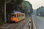 Zwischen Schliepershäuschen und Wieden verlief die Strecke der Wuppertaler Linie 601 eingleisig parallel zur Düsseldorfer Straße, um 1985 wartet ein Triebwagen der Serie 3801 - 3816 in