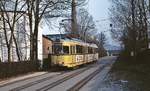 Der ex-Dortmunder Zweichtungsachtachser 3830 verlässt um 1985 den Betriebshof Heckinghausen.