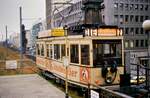 Die wenig bekannte Nostalgietram zwischen Nollendorfplatz und Bülowstraße nutzte nur ein Gleis und es gab auch nur den einen Wagen, das war TW 3344.
Datum: 03.02.1988 