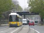 Tramlinie 27 in Richtung Krankenhaus Kpenick nahe dem Bhf Karlshorst.