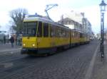 Berlin: Straenbahnlinie 62 nach Kpenick Wendenschlo an der Haltestelle Rathaus Kpenick.