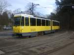 Berlin: Straenbahnlinie 67 nach S-Bahnhof Schneweide an der Haltestelle Krankenhaus Kpenick/Sdseite.