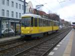 Berlin: Straenbahnlinie 60 nach Friedrichshagen Altes Wasserwerk an der Haltestelle Kpenick Kllnischer Platz.