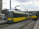 Berlin: Straenbahnlinie M4 nach Hohenschnhausen Zingster Strae am S-Bahnhof Greifswalder Strae.(1.7.2010)