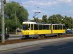 Berlin: Straenbahnlinie 67 nach S-Bahnhof Schneweide an der Haltestelle Kpenick Mggelheimer Strae/Wendenschlostrae.(10.7.2010)